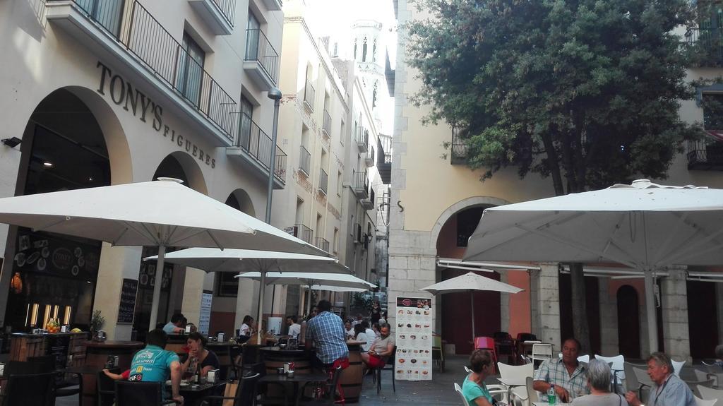 شقة Center Plaza Figueres فيغيريس المظهر الخارجي الصورة